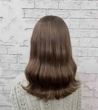 セミロング カラー ✨レイヤーハイトーン tomoko🦋✨のヘアスタイル