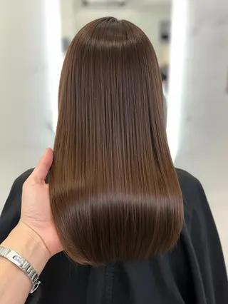 カラー Helena みなつのヘアスタイル