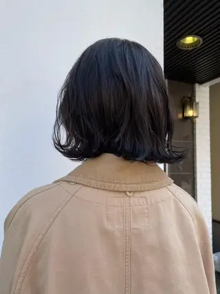ミディアム カラー KYOKA .のヘアスタイル