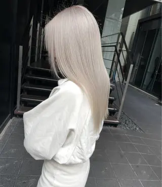 ロング カラー Lond Le'a /ハイトーンカラーのヘアスタイル