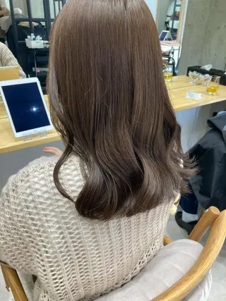 ミディアム ✨色持ちの良い艶 カラー✨蟹江真世のヘアスタイル