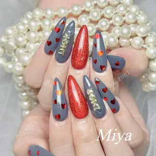 ネイル 🦋 Queenieのネイルデザイン