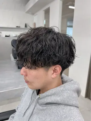 ミディアム ツイスパ/シャドウ 波巻き/平山のヘアスタイル