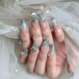 ネイル Queens 榊 まおのネイルデザイン