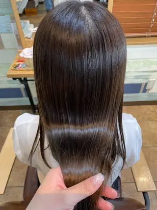 ロング カラー 穐山 春佳のヘアスタイル