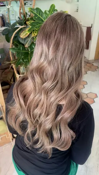 ロング mickey Yuinaのヘアスタイル