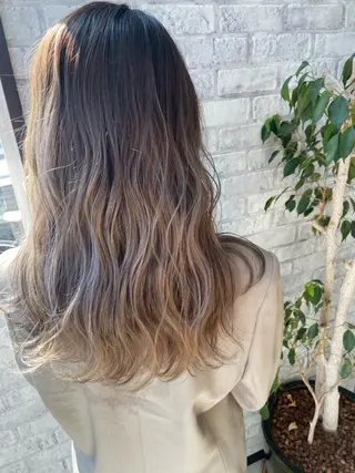 ロング Oopsレイヤー 加藤澄都のヘアスタイル