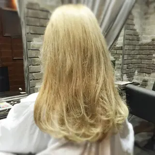 カラー ブリーチ特化 梅田本多翔のヘアスタイル