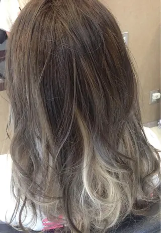 セミロング カラー 浅川 実行のヘアスタイル