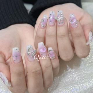 ネイル Queens テイのネイルデザイン