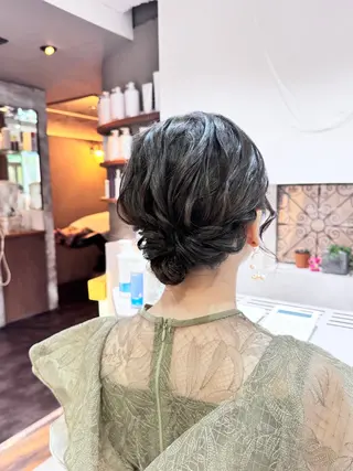 ミディアム 神谷 亜結美のヘアスタイル