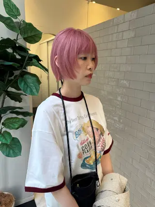 ショート カラー ブリーチ😼 ボブ✍️レイヤーのヘアスタイル