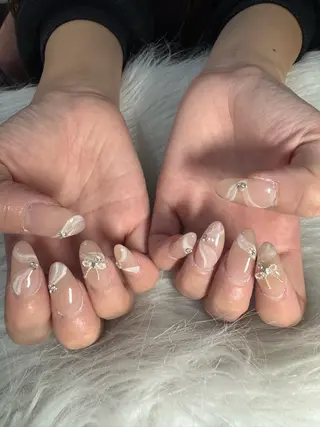 ネイル LAVISH 大和店 emi・:*+のネイルデザイン