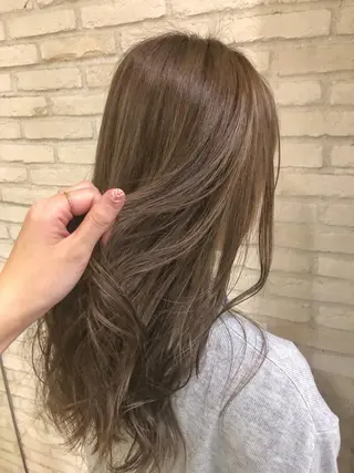 ロング カラー 大平 美沙のヘアスタイル