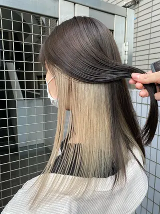 ロング カラー レイヤーカット/ 前髪顔周りカットのヘアスタイル