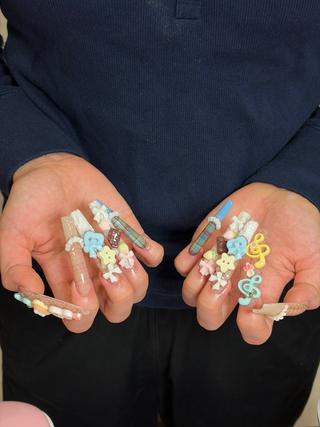 ネイル Aria Nail Beautyのネイルデザイン