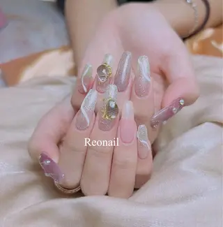 ミディアム ネイル Blowe ニュアンスのネイルデザイン
