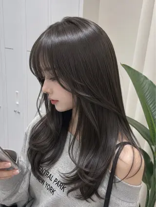 セミロング カラー ラベンダー💜グレー 🩶ミント‪🩵のヘアスタイル