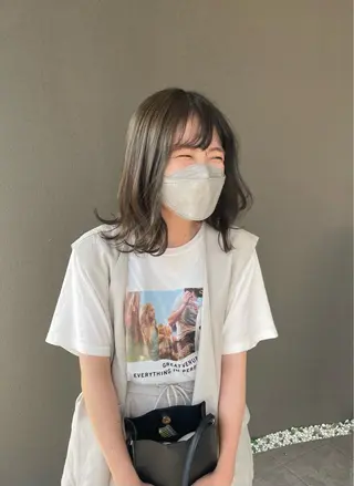 ミディアム カラー 山本 愛永のヘアスタイル
