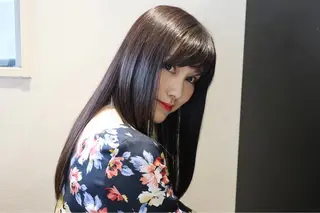 ロング 岩間 祐佳のヘアスタイル