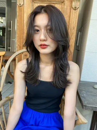 ミディアム カラー Pia ツボイ ケイタのヘアスタイル