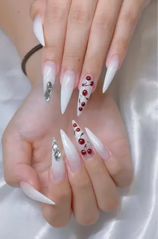 ネイル KIRA LILYのネイルデザイン
