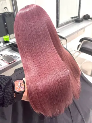 カラー 🩵HOLLY🩵 ブリーチ🩵カレンのヘアスタイル