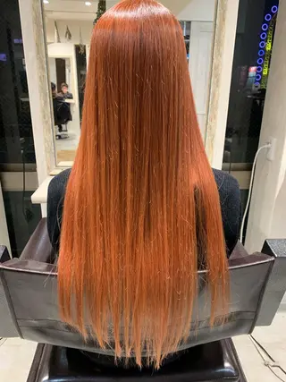 ロング カラー LUXBE LUCEのヘアスタイル