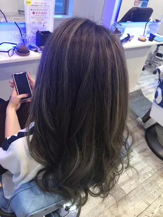 カラー 白井 つづりのヘアスタイル