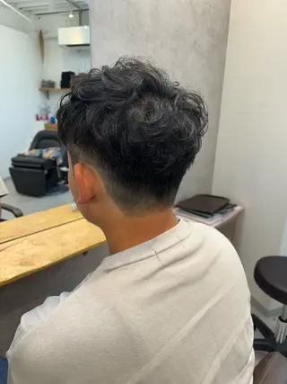 ミディアム パーマ メンズ 似合う髪型見つけます AYAKAのヘアスタイル