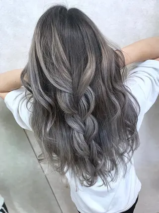 セミロング 穐田 司樹のヘアスタイル