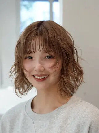 ショート パーマ 髪質改善カラー Unami 太田英寿のヘアスタイル