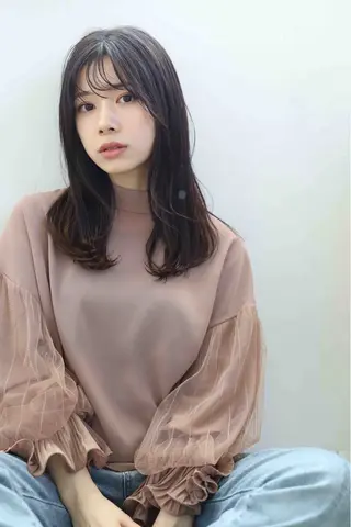 セミロング 久田 麻鈴のヘアスタイル