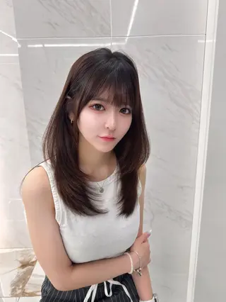セミロング のり🐼顔まわり/ 韓国/レイヤーカットのヘアスタイル
