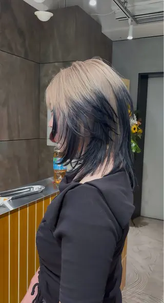 セミロング 💖艶ハイトーン髪質 改善💖ケンシンのヘアスタイル