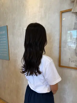 ロング カラー 佐々木 彩羽のヘアスタイル