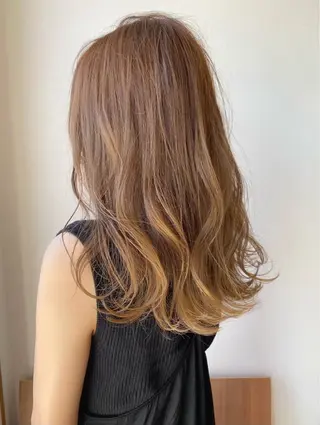 カラー 末廣 結音のヘアスタイル