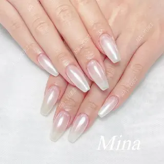 ネイル 🦋 Queenieのネイルデザイン