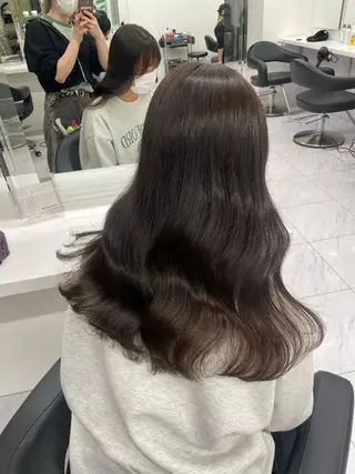 セミロング カラー 抜け感レイヤー︴ ニュアンスカラーのヘアスタイル