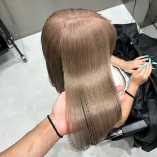 セミロング カラー 💫艶ハイトーン×髪 質改善💫リュウトのヘアスタイル