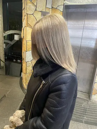 カラー white.梅田 デザインカラー🦄のヘアスタイル