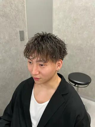パーマ メンズ スパイキーの鬼 ヒロムのヘアスタイル