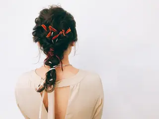 ヘアアレンジ 💓パーマ，💗 レイヤーカットのヘアスタイル