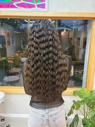 パーマ 水野 明羽のヘアスタイル