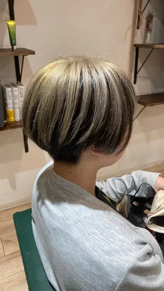 ショート カラー 勝間田 のどかのヘアスタイル