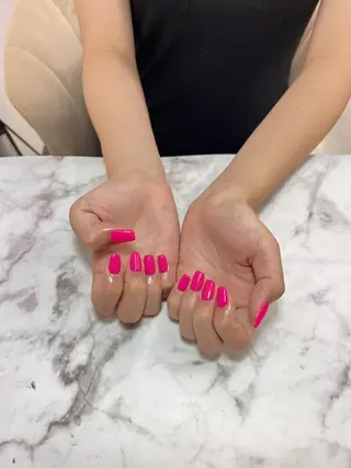 salon UNE LMA見習いスタッフのネイルデザイン
