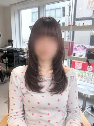セミロング 山口 ななみのヘアスタイル