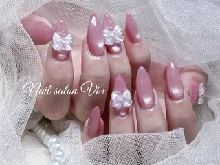 ネイル Nailsalon Vi+ももか🩷のネイルデザイン