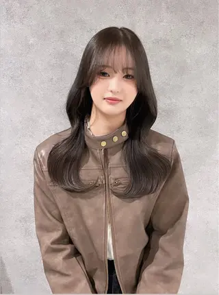 セミロング カラー 紅都🫧水光カラー ブラウンベージュ🫧のヘアスタイル