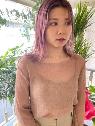 ミディアム カラー 顔周りレイヤーカット ブリーチminamiのヘアスタイル